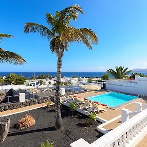 villa-del-puerto-puerto-calero.in-canary-islands.com/